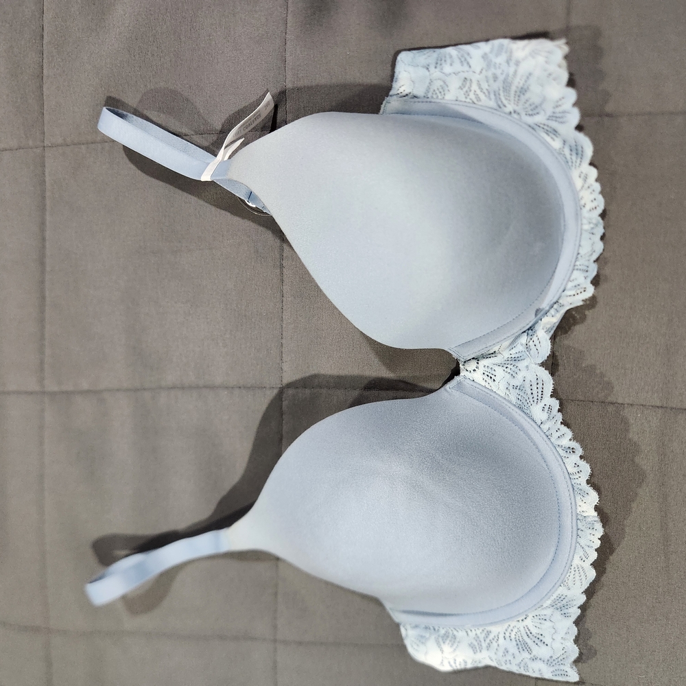 Elegant Lace Trim Light Blue Bra